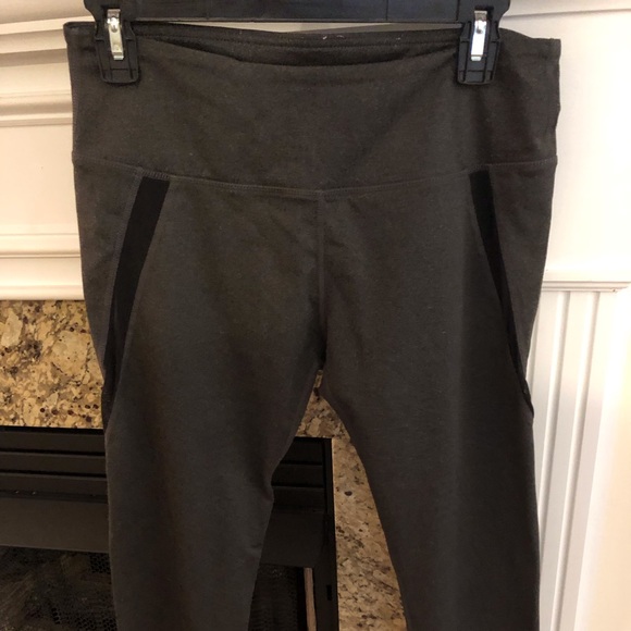 Gray fabletics workout pants - Picture 1 of 3